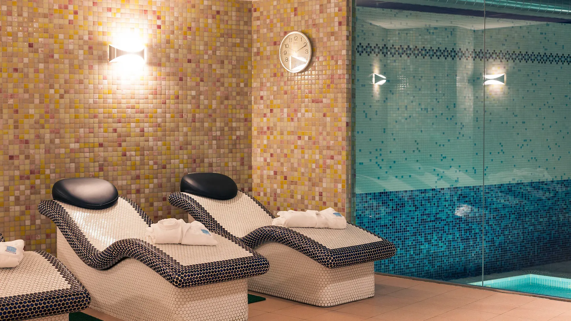Hotel Mercure Jardines De Albia Бильбао