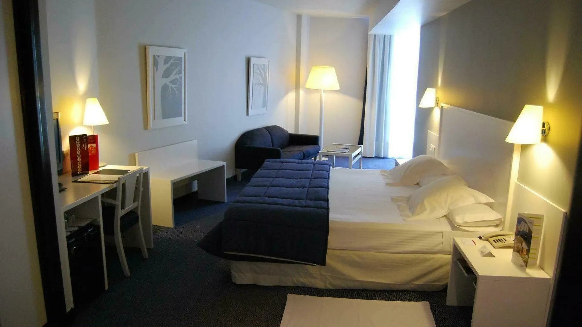 Hotel Mercure Jardines De Albia Бильбао